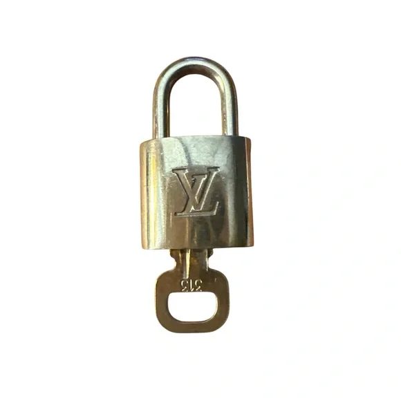 AUTHENTIC LOUIS VUITTON LOCK & KEY - Picture 2 of 6
